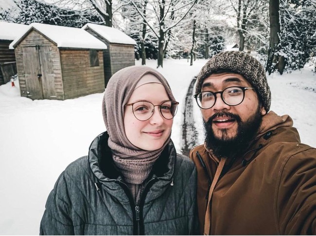 Kedua orang tua Rihan dan Annie juga memberikan lampu hijau hubungannya. Rihan menuturkan ia menikah pada tahun 2016. Ia mengungkapkan persiapan pernikahannya. Foto: Dok. Instagram @rihanvaluzi.