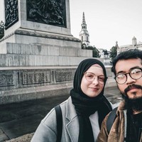 Persiapan pernikahan sama seperti pada umumnya, karena kita menikah di Indonesia. Cuma ada beberapa dokumen tambahan yang harus dilengkapi, seperti affidavit dari kedutaan Inggris, prenuptial agreement, dan interview di kedutaan besar Inggris serta serifikat mualaf, ucapnya. Foto: Dok. Instagram @rihanvaluzi.