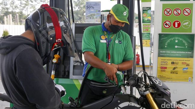 Harga BBM BP Turun, Begini Suasana di SPBU BP-AKR