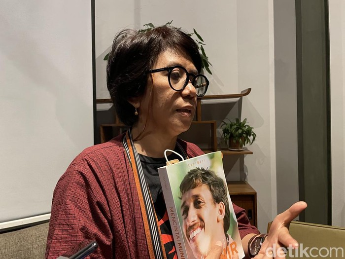 Istri Munir Said Thalib, Suciwati.