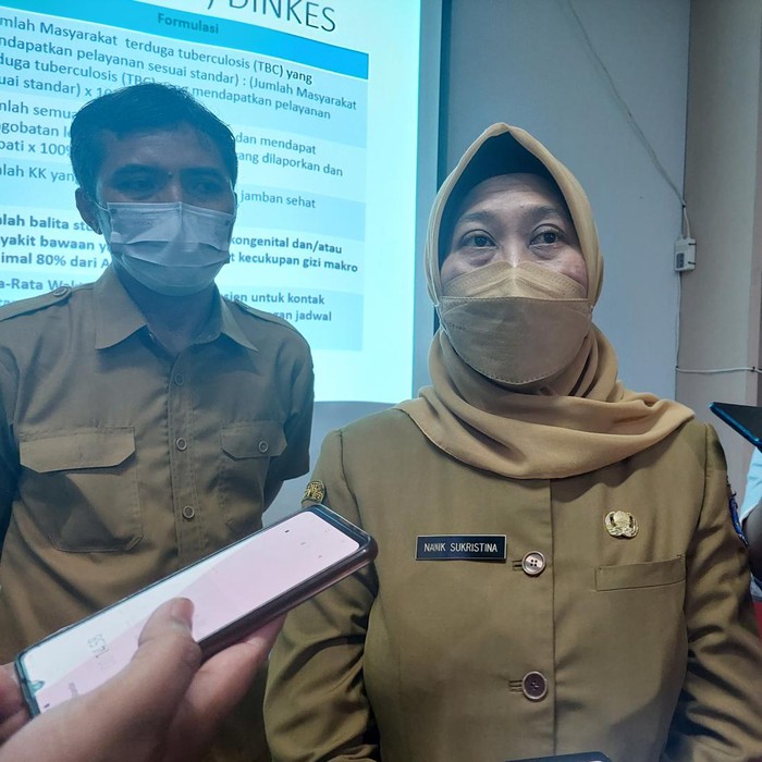 Kepala Dinas Kesehatan (Dinkes) Surabaya, Nanik Sukristina