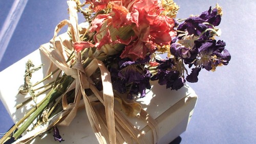 kerajinan tangan dari barang bekas.