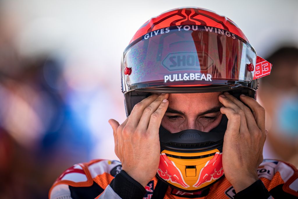 ALCANIZ, SPAIN - SEPTEMBER 12: Marc Marquez of Spain and Repsol Honda Team prepares at the starting grid during the race of the MotoGP Gran Premio TISSOT de Aragón at Motorland Aragon Circuit on September 12, 2021 in Alcaniz, Spain. (Photo by Steve Wobser/Getty Images)