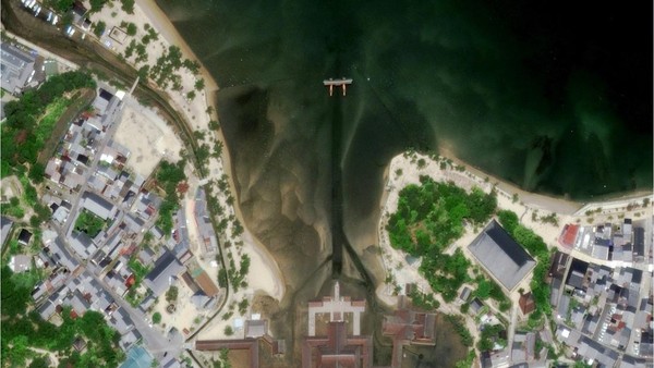Nah, ini merupakan lanskap dari Kuil Shinto Itsukshima atau gerbang apung di Miyajima.