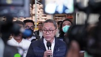 Mendag Zulkifli Hasan menyampaikan hal tersebut saat meninjau PT TK pada hari ini, Rabu, (14/9), di Sentul, Kabupaten Bogor, Jawa Barat. Menurutnya hal ini merupakan bukti komitmen Kementerian Perdagangan dalam melakukan pengawasan dan penegakan hukum terhadap importir yang menyalahgunakan kebijakan pengawasan di luar kawasan pabean (post border). 