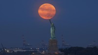 Amerika Serikat adalah salah satu negara yang diprediksi bakal resesi. Bulan Juli lalu ekonomi AS mencatatkan PDB yang minus selama dua kuartal berturut-turut. Gary Hershorn/Getty Images.