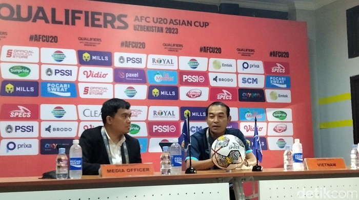 Vietnam menumbangkan Hong Kong dengan skor 4-0. Meski begitu, Pelatih Vietnam Dinh The Nam menyebut, timnya masih punya PR.
