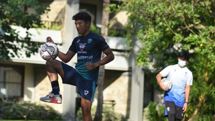 Pemain Persib Ferdiansyah.