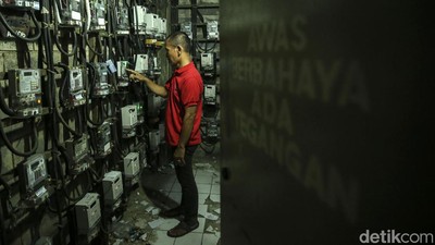 Melihat Gudang Meteran Listrik di Rusun Benhil