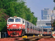 Ada Perayaan Tahun Baru, KA Jarak Jauh Berhenti di Jatinegara