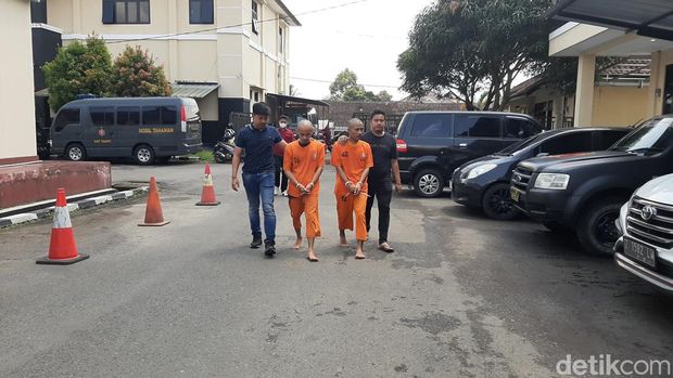 Penyiksaan monyet di Tasikmalaya membuat geram banyak pihak. Diberitakan sebelumnya, seekor bayi monyet disiksa sampai mati oleh pemuda asal Tasikmalaya.