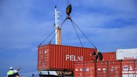 PT Pelayaran Nasional Indonesia atau PT Pelni (Persero) mengangkut muatan perdana dari Pelabuhan Patimban, Subang, Jawa Barat, Rabu (14/9). KM Logistik Nusantara 4 milik PT Pelni mengangkut muatan semen dari Patimban untuk diturunkan di Kijang, Kepulauan Riau.