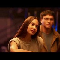 Alana ternyata masih ada garis keturunan dari Dewi Asih. Dia pun merupakan titisan pahlawan super tersebut. Foto: Tangkapan Layar YouTube/ Cinema 21