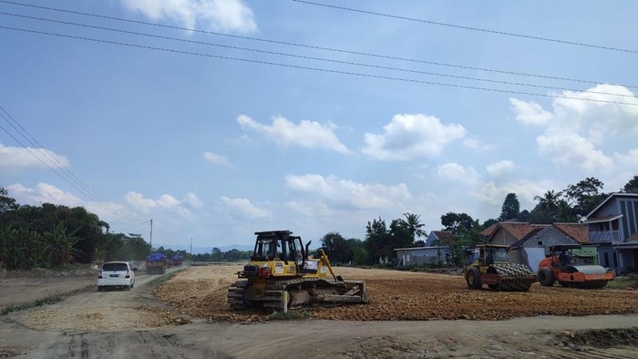 Progres pembangunan Tol Jogya-Bawen seksi 1.