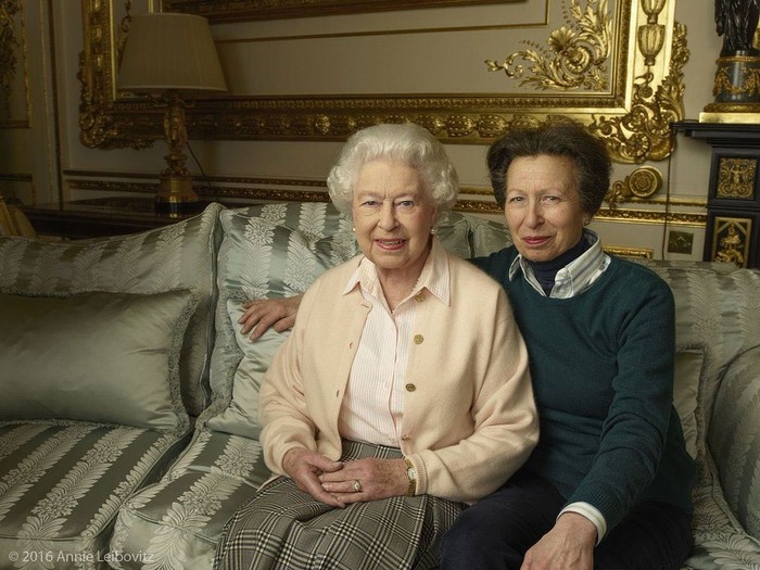 Rasa syukur Putri Anne dapat mendampingi Ratu Elizabeth.
