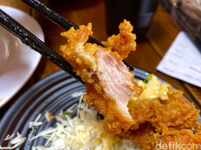Roji Ramen: ramen berkuah pedas dan mie soba yang nikmat