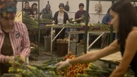 Menurut petani anyelir dari wilayah selatan Turki, permintaan anyelir meroket hingga 90% setelah pengumuman meninggalnya Ratu Elizabeth II.