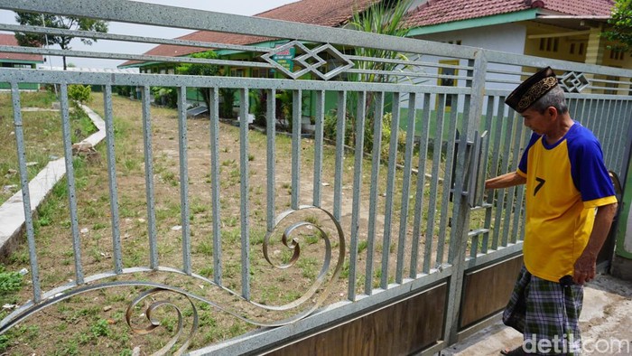 SMP PGRI Trowulan, Mojokerto yang dijual
