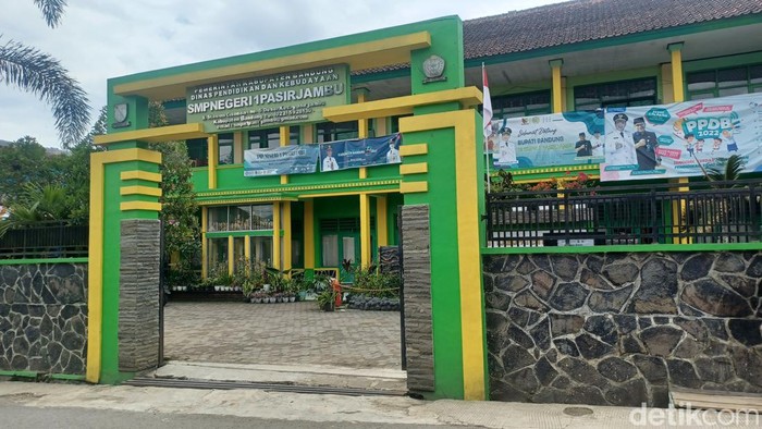 SMPN 1 Pasirjambu, Kabupaten Bandung.