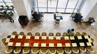 Untuk memuaskan selera, The Westin Jakarta memberikan 3 restoran dengan gaya yang berbeda. Mulai dari Seasonal Taste untuk sarapan, Taste Daily sebagai pojok cemilan yang menghidangkan afternoon tea dan Henshin dengan identitas bar rooftop yang menyajikan kuliner Peru. (Rengga Sancaya/detikFoto)