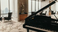 Berada di lantai 52, lounge ini punya pemandangan Kota Jakarta. (The Westin Jakarta)