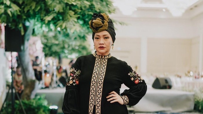 TIke Extravaganza berhasil memangkas BB hingga puluhan kg. Penampilannya kini bikin pangling.