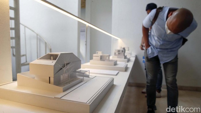 Yuk Belajar Design di Bintaro Design District Anda mahasiswa atau para desainer yang ingin menambah ilmu tentang design? Yuk mampir ke Bintaro Design District di Bintaro, Jakarta Selatan.