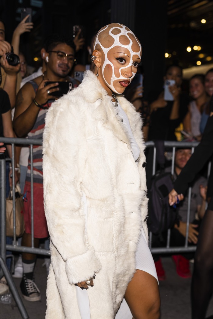 1423248138 NEW YORK, NEW YORK - SEPTEMBER 12: Doja Cat attends the Vogue World fashion show during New York Fashion Week: The Shows in the Meat Packing District on September 12, 2022 in New York City. (Photo by Gotham/GC Images)