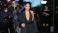 Vanessa Hudgens menghadiri event Michael Kors di New York Fashion Week 2022. (Foto: Patrick McMullan via Getty Image/Udo Salters)