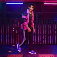Meski baru pertama kali jadi model, Aryan Khan terlihat bersinar.Foto: Dok. Instagram @adidasindia @__aryan__