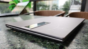 Memiliki bobot 1,4 kg. Foto: Adi Fida Rahman/detikINET