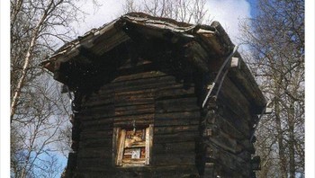 Rumah ini dibangun pada abad ke-18 dan salah satu yang tertua di Norland, Norwegia. Foto: UniqueBuilding5 via Bored Panda