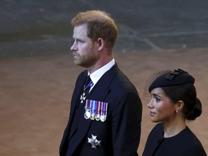 Ratu Elizabeth II Disebut Stres karena Harry-Meghan Sebelum Meninggal