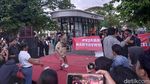 Detik-detik Jaket Almamater UGM Dibakar Saat Demo BBM di Jogja