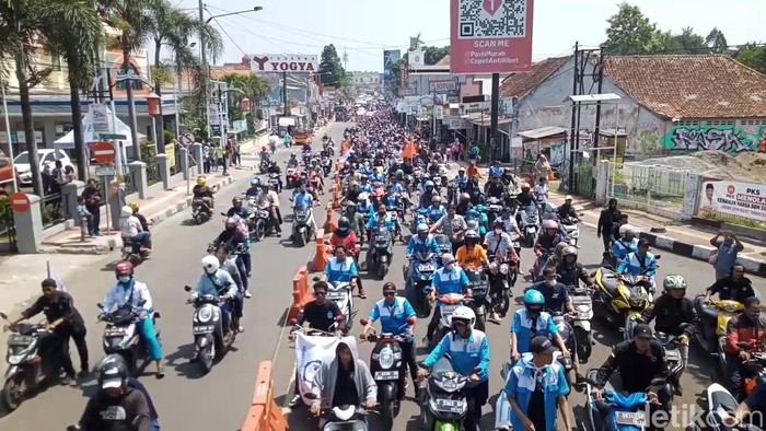 Demo tolak kenaikan harga BBM di Purwakarta.