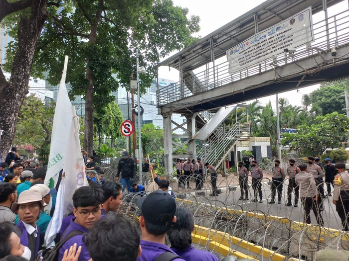 Demonstrasi protes kenaikan harga BBM di kawasan Patung Kuda, Jakpus (Adrial-detikcom)