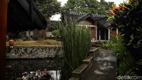Suasana pedesaan sangat kental bila tinggal di sini.