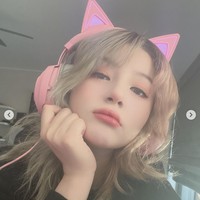 Sempat aktif sebagai solois, Shannon Williams memilih hengkang dari agensinya dan kembali ke Inggris. Wanita blasteran Inggris-Korea itu kini menjadi pengisi suara untuk game Valorant dan content creator. Foto: Instagram