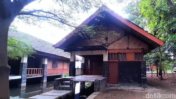 Kawasan kampung budaya Karawang yang kini terbengkalai