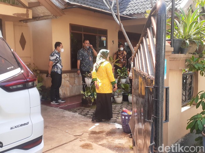 Suasana di rumah duka PNS Semarang saksi korupsi, Semarang, Kamis (15/9/2022).