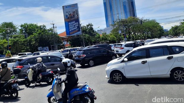 kemacetan surabaya akibat traffic light error