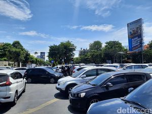 Traffic Light Error,  Kertajaya hingga MERR Surabaya Sempat Macet Parah