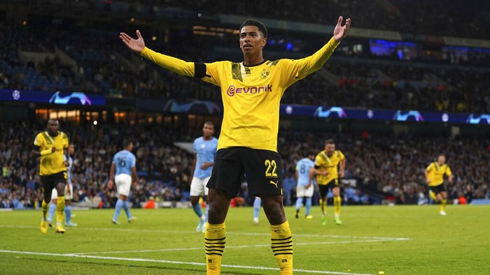 Borussia Dortmunds Jude Bellingham celebrates scoring their sides first goal of the game during the group G Champions League soccer match between Manchester City and Borussia Dortmund at the Etihad stadium in Manchester, England, Wednesday, Sept. 14, 2022. (Tim Goode/PA via AP)