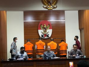 KPK Tahan 4 Tersangka Kasus Korupsi Dana UMKM Fiktif Jawa Barat