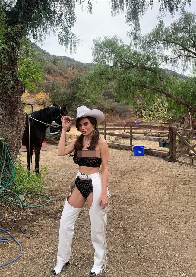 Karier Lana Rhoades di industri film dewasa terbilang singkat. Dia hanya bertahan selama delapan bulan. Bukan karena sudah tidak laku, tapi dia memilih keluar dari dunia gelap tersebut. Foto: Instagram/@lanarhoades