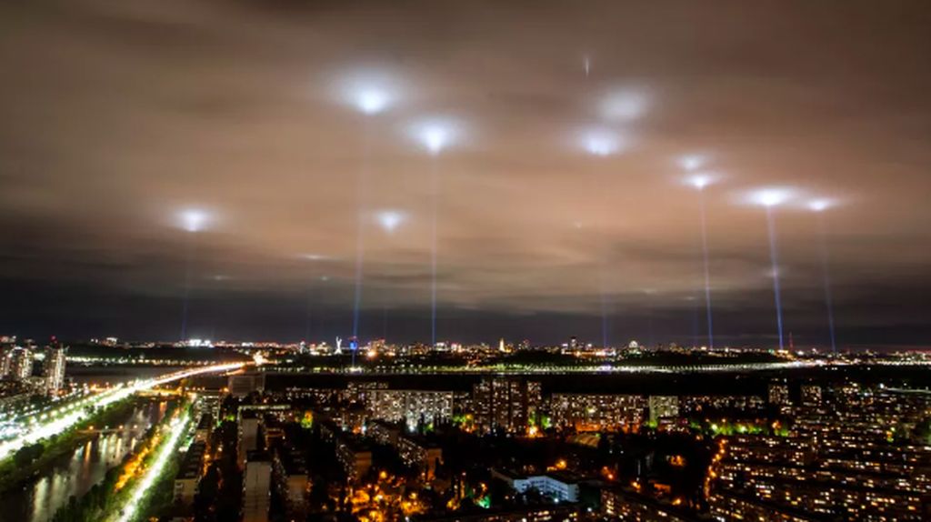 Misteri Kemunculan UFO di Langit Kyiv Ukraina