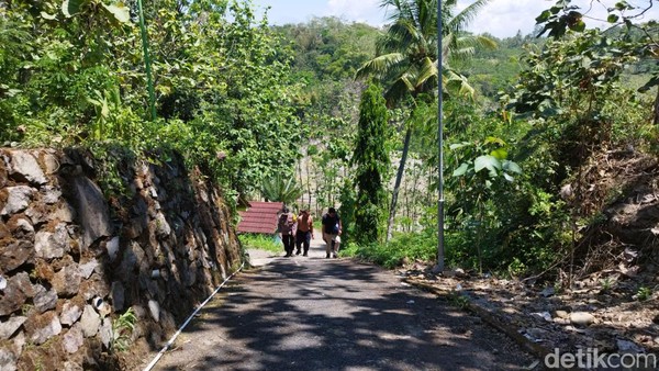 Lokasi Truk Nyasar ke Kuburan di Semarang Usai Ditumpangi Wanita Cantik