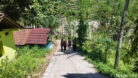 Video yang dialami sopir truk, Edi Subroto, kesasar sampai di TPU Bulu, Kabupaten Semarang, beredar di media sosial. Foto: Ria Aldila Putri/detikJateng