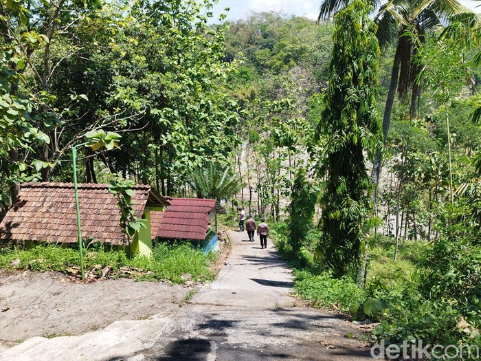 Lokasi truk nyasar ke kuburan atau TPU Bulu di Dusun Bogosari, Desa Pringsari, Kecamatan Pringapus, Kabupaten Semarang, Kamis (15/9/2022).