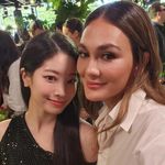 Nayeon TWICE Pose Cantik Umbar Punggung, Gaya Seksi Mempesona Tuai